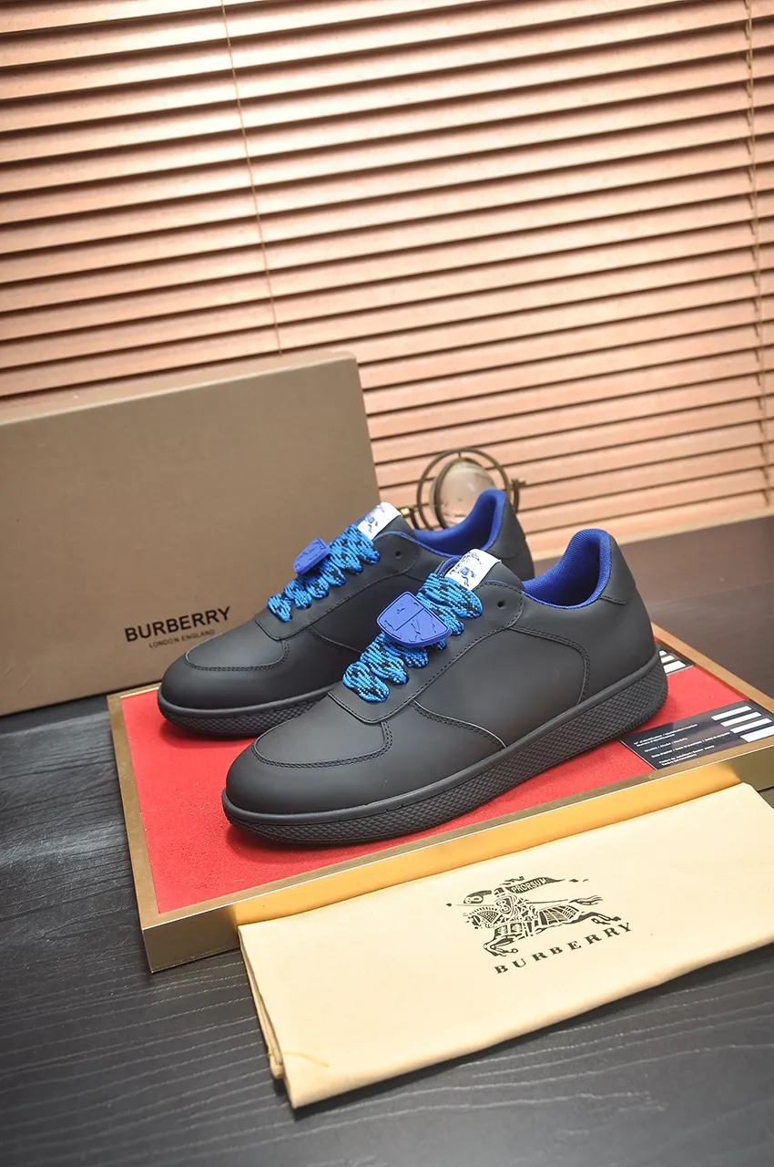 Men's shoes 💰540💶【Burberry】Classic low-top sneakers｜Imported cowhide with classic plaid fabric｜Sheepskin lining｜Original outsole｜Fine workmanship and comfortable to wear Size: 38-44 (customized at 45)